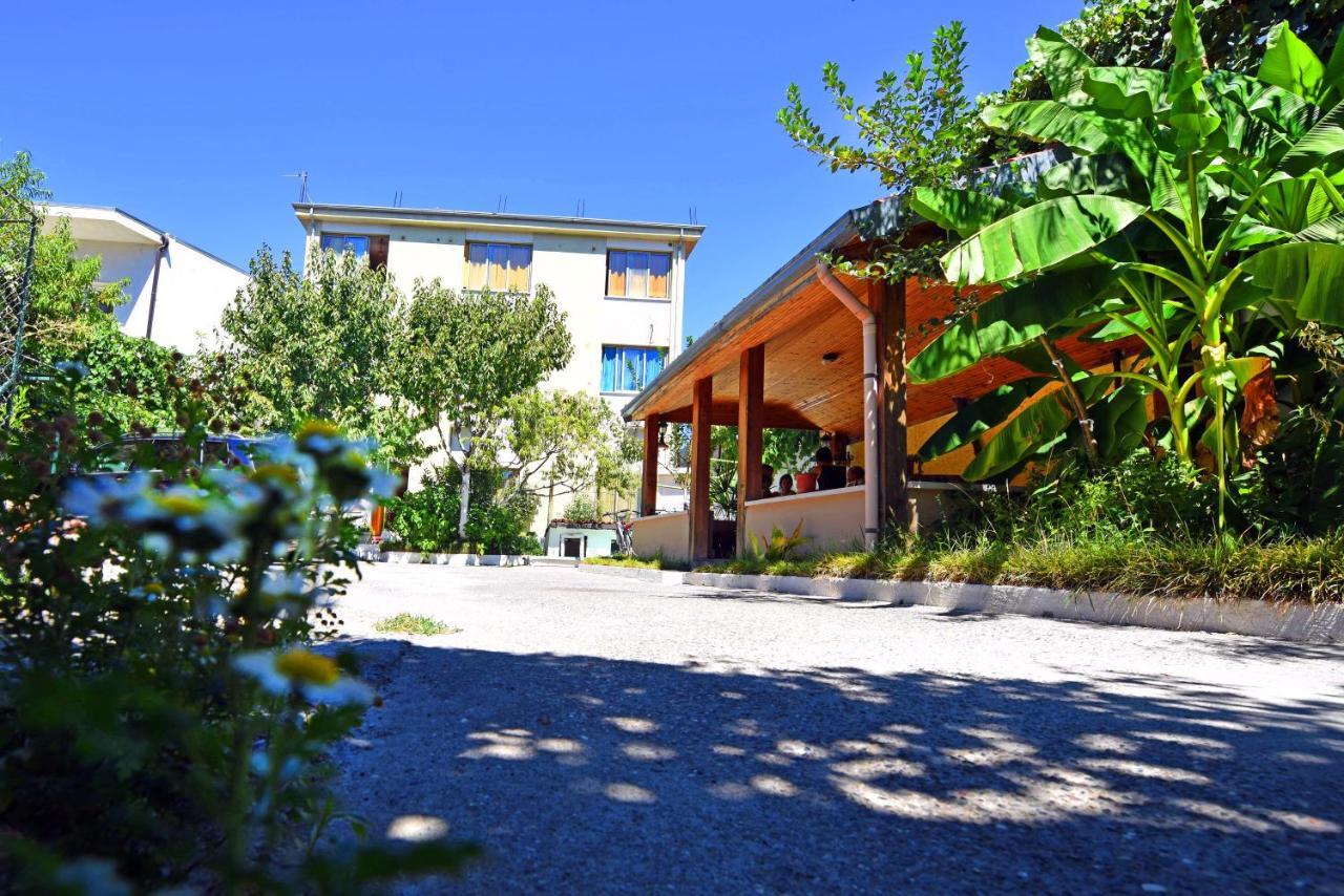Lovely Apartment W/ Ac + Bath. + Kitchen + Parking And Garden Shkodër Esterno foto