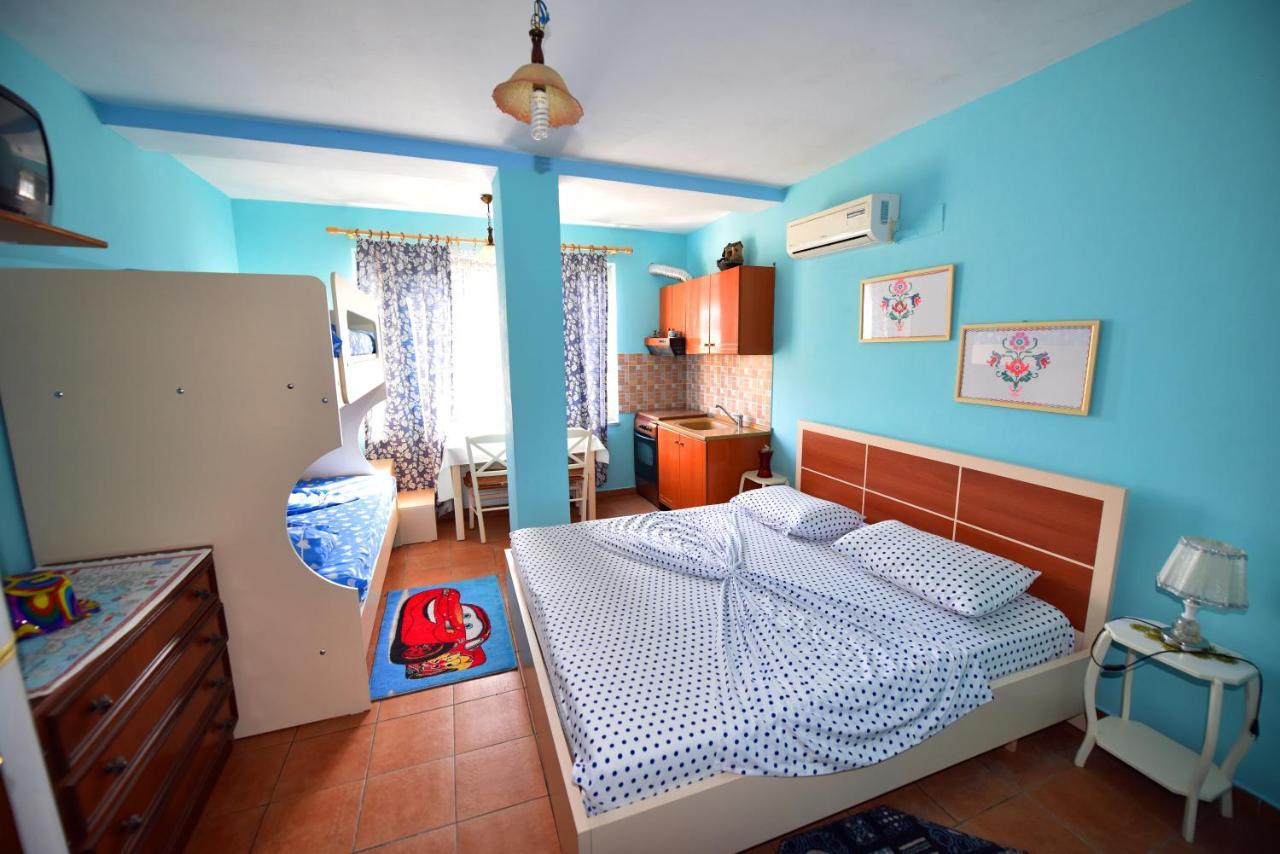 Lovely Apartment W/ Ac + Bath. + Kitchen + Parking And Garden Shkodër Esterno foto